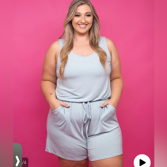 Zenana Outfitters Pants - NWT Zenana xl romper with pockets!